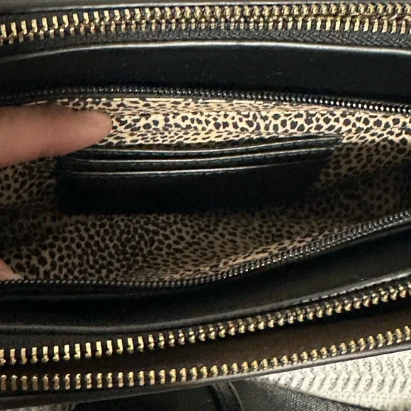 Jessie James conceal to carry Black Crossbody Bag - Picture 6 of 10